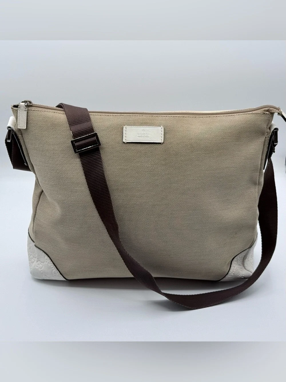 Gucci GG-Signature Messenger Bag. Beige Canvas & White Guccissima Leather. W/COA